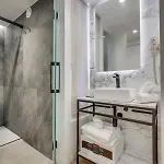 بيوسيجور 3* باريس